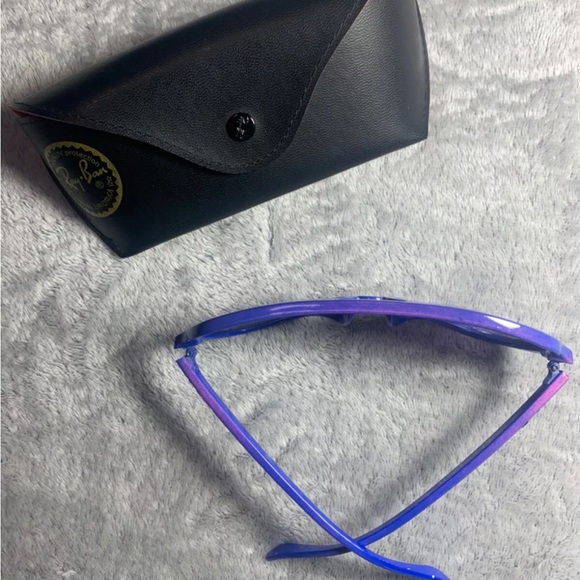 Ray-Ban Vibrant Blue Aviator Shades main image 10